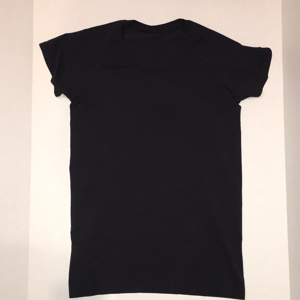 Lululemon tee Black Athletic Top | size M